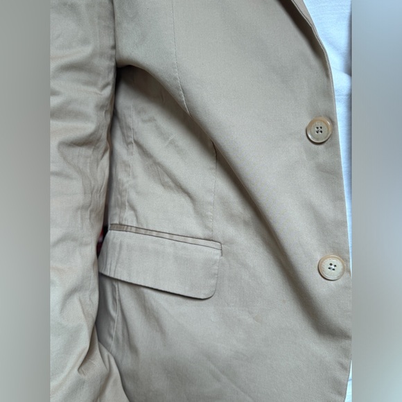 Blazer - Picture 3 of 4